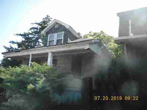 8956 Isham (2)_m.jpg